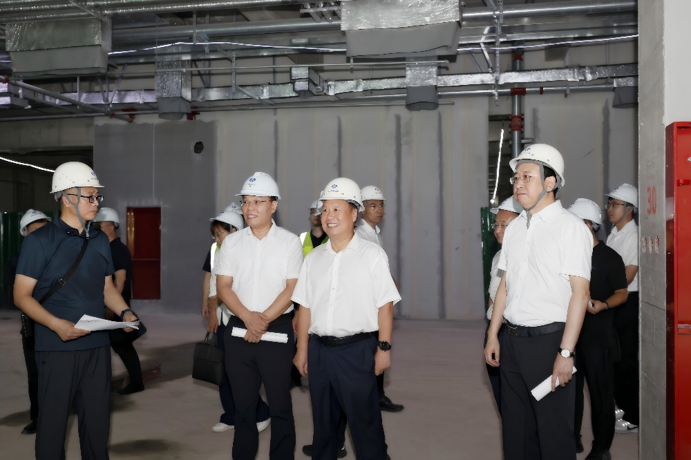 齊總調(diào)研圖2_副本.jpg